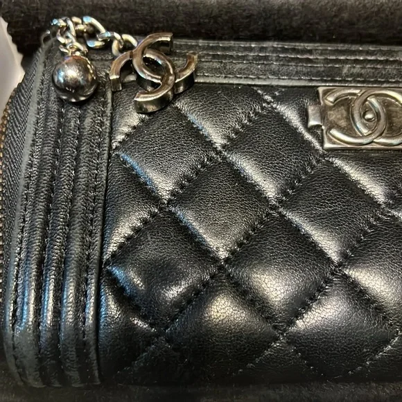 Fashion full size wallet used (no more box available but will add a paper bag) - Picture 2 of 8